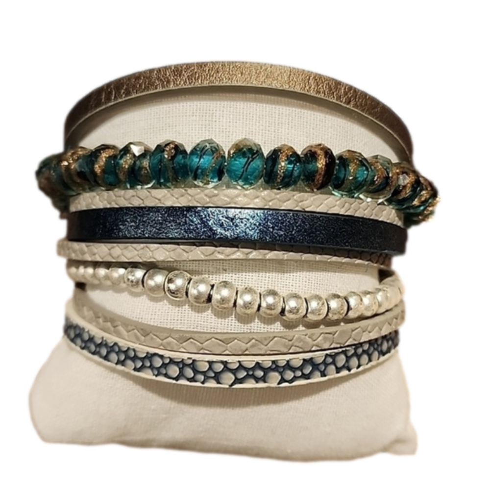 Leather and bead magnetic clasp bracelet
